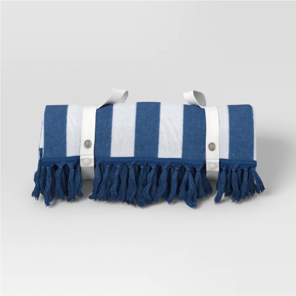 SUN SQUAD NWT 2 person stripe beach blanket -blue/white